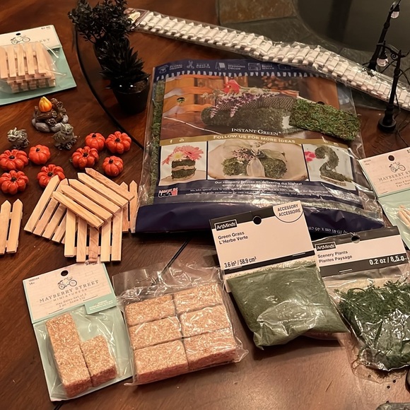 Village craft lot Gnome/fairy/christmas/ fall - Picture 3 of 7